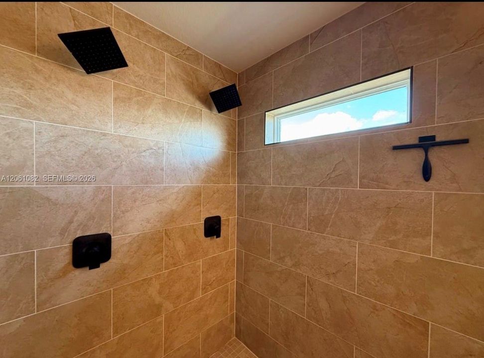 В аренду: $2,200 (3 спален, 2 ванн, 1509 Квадратных фут)