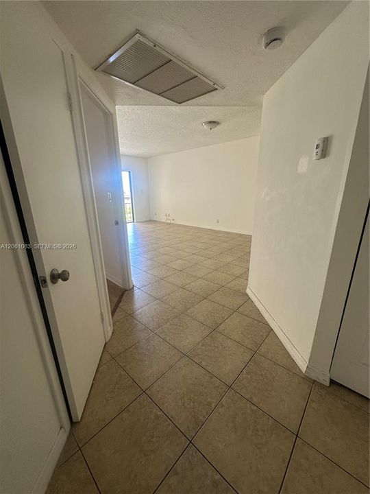 В аренду: $2,300 (2 спален, 2 ванн, 1036 Квадратных фут)