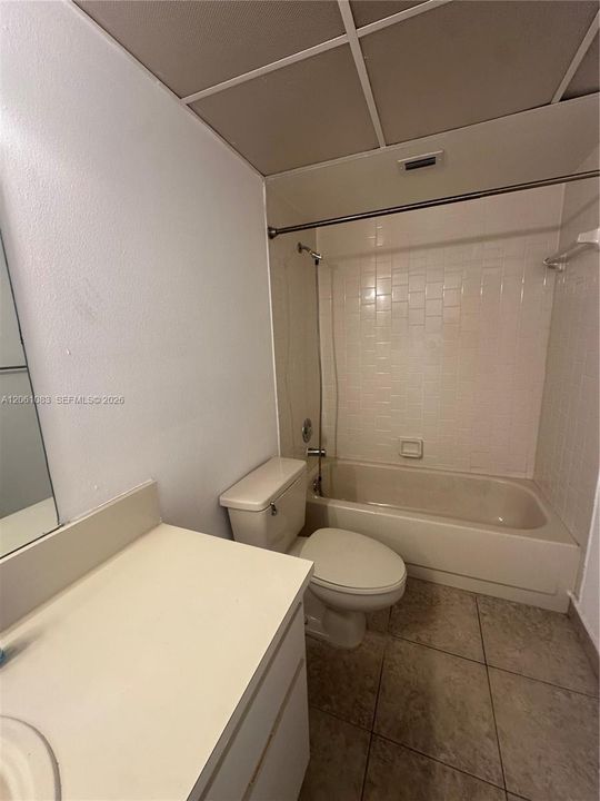 В аренду: $2,300 (2 спален, 2 ванн, 1036 Квадратных фут)