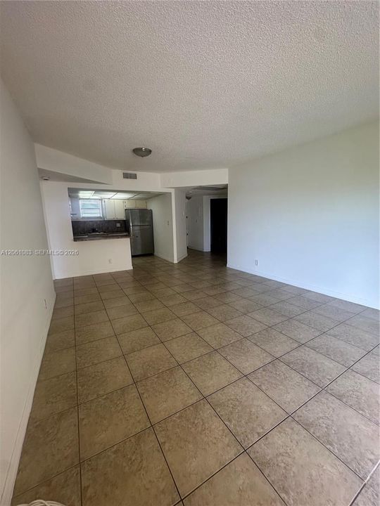 В аренду: $2,300 (2 спален, 2 ванн, 1036 Квадратных фут)