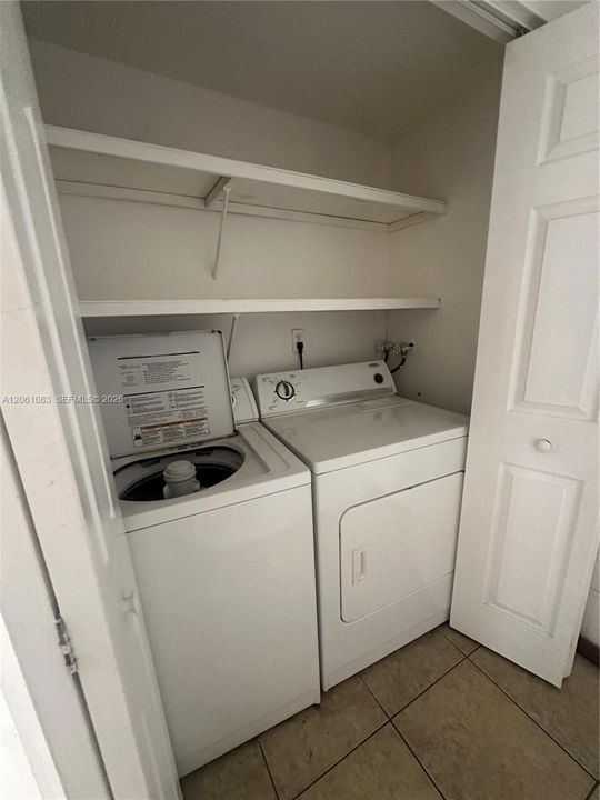 В аренду: $2,300 (2 спален, 2 ванн, 1036 Квадратных фут)