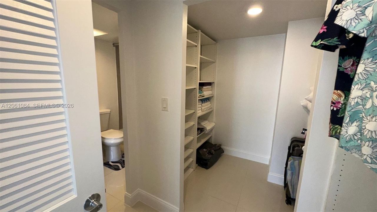 На продажу: $450,000 (2 спален, 2 ванн, 1087 Квадратных фут)