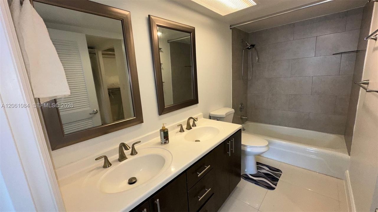 На продажу: $450,000 (2 спален, 2 ванн, 1087 Квадратных фут)