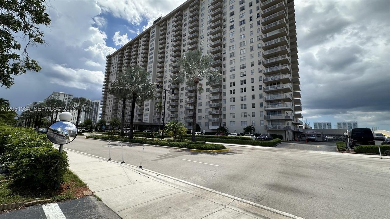 На продажу: $450,000 (2 спален, 2 ванн, 1087 Квадратных фут)