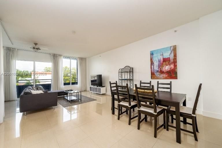 В аренду: $3,300 (1 спален, 2 ванн, 875 Квадратных фут)