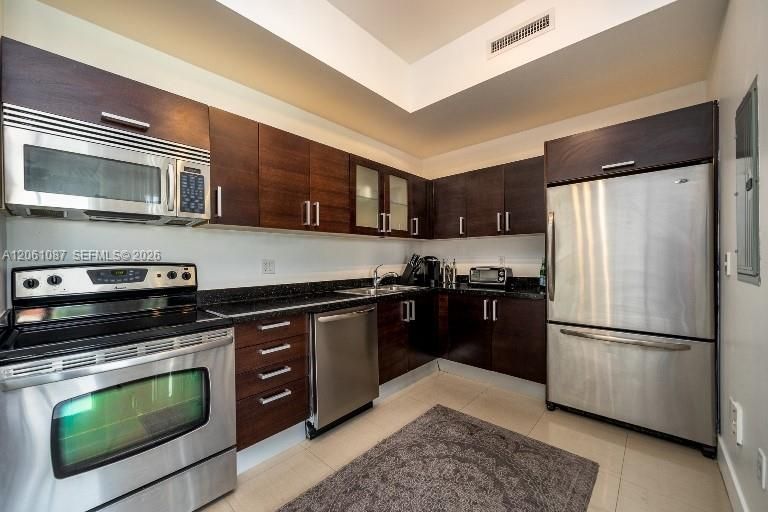В аренду: $3,300 (1 спален, 2 ванн, 875 Квадратных фут)