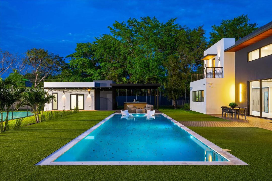 En Renta: $65,000 (8 camas, 8 baños, 8673 Pies cuadrados)