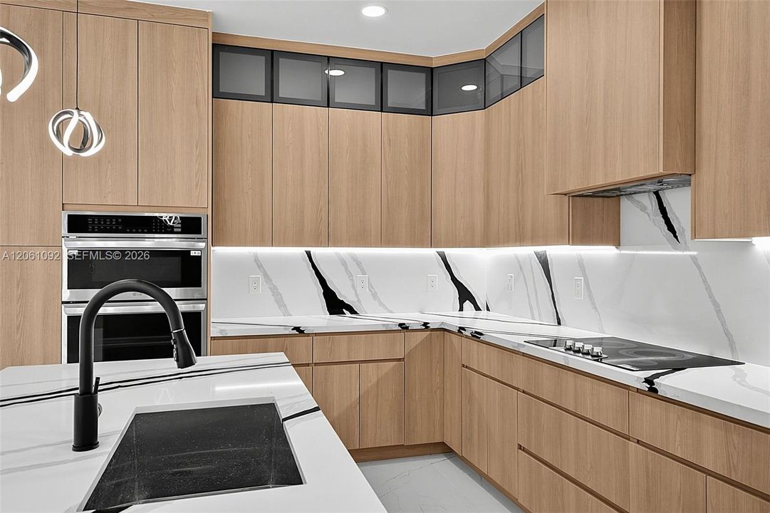 На продажу: $494,900 (3 спален, 3 ванн, 1855 Квадратных фут)