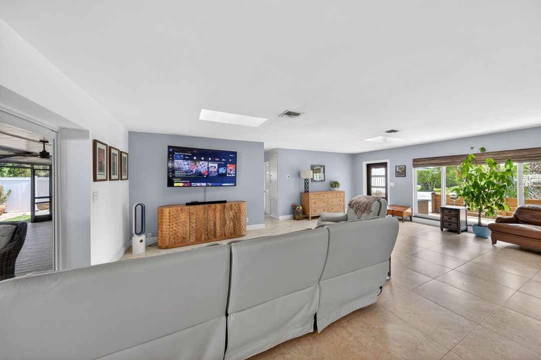 LivingRoom2
