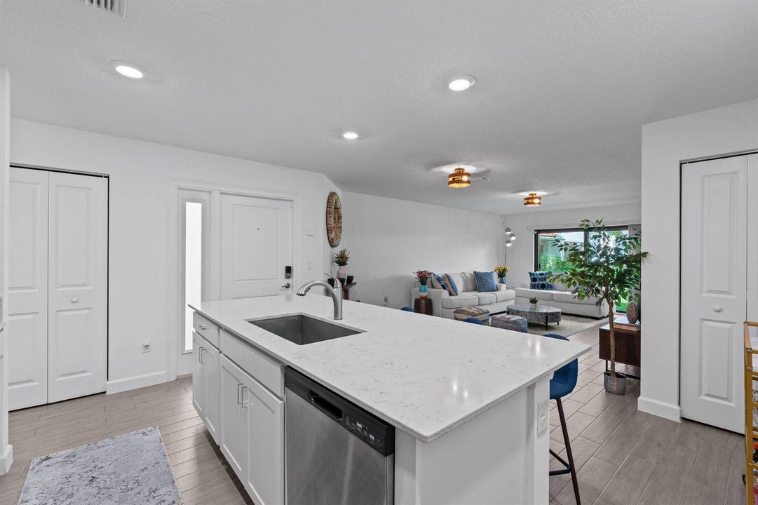 10-web-or-mls-A7409999