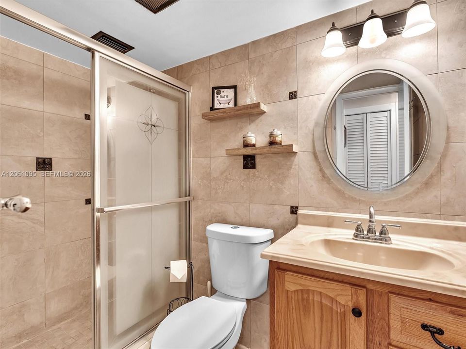 For Sale: $120,000 (2 beds, 2 baths, 990 Square Feet)