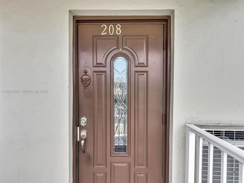 For Sale: $120,000 (2 beds, 2 baths, 990 Square Feet)
