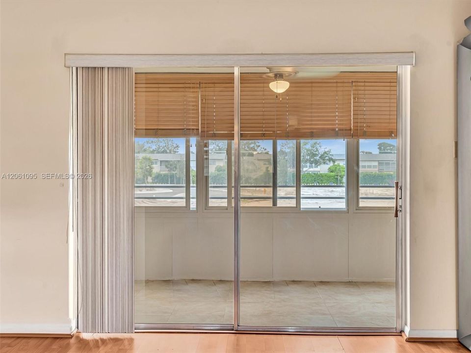 For Sale: $120,000 (2 beds, 2 baths, 990 Square Feet)