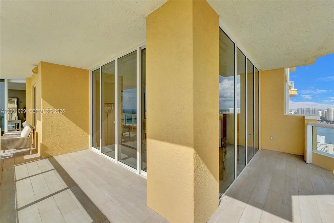 В аренду: $25,000 (4 спален, 4 ванн, 2736 Квадратных фут)