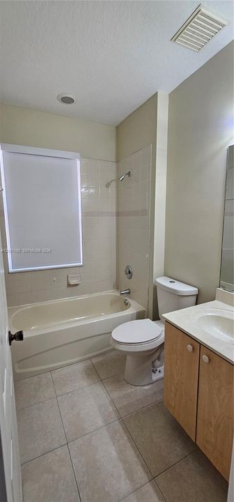 En Renta: $4,000 (5 camas, 3 baños, 2552 Pies cuadrados)