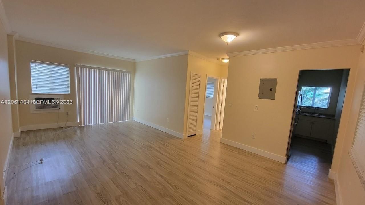 В аренду: $2,000 (1 спален, 1 ванн, 700 Квадратных фут)