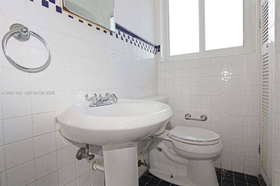 В аренду: $2,800 (3 спален, 1 ванн, 1300 Квадратных фут)