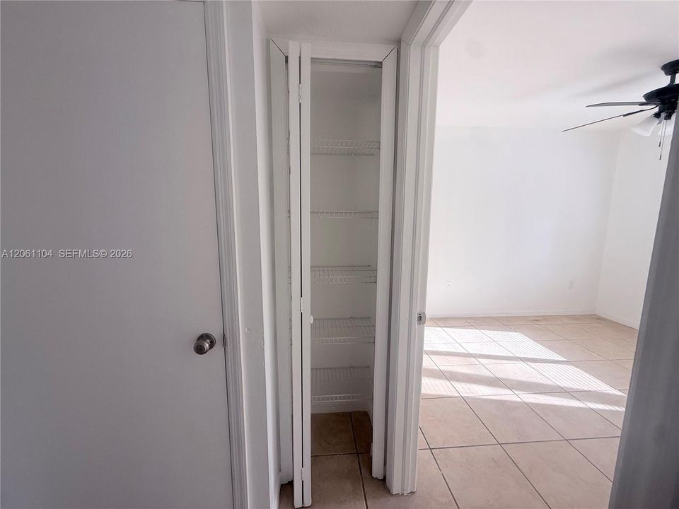 В аренду: $2,250 (3 спален, 2 ванн, 1196 Квадратных фут)