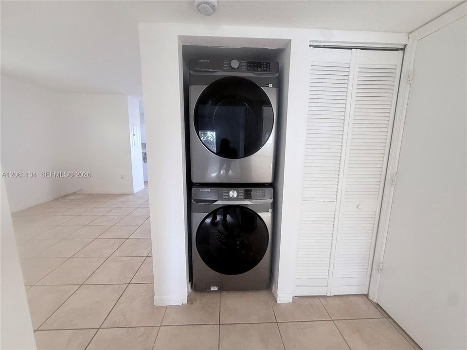 В аренду: $2,250 (3 спален, 2 ванн, 1196 Квадратных фут)
