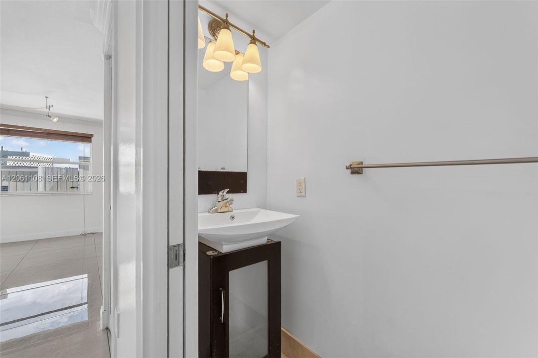 В аренду: $2,500 (2 спален, 2 ванн, 1025 Квадратных фут)