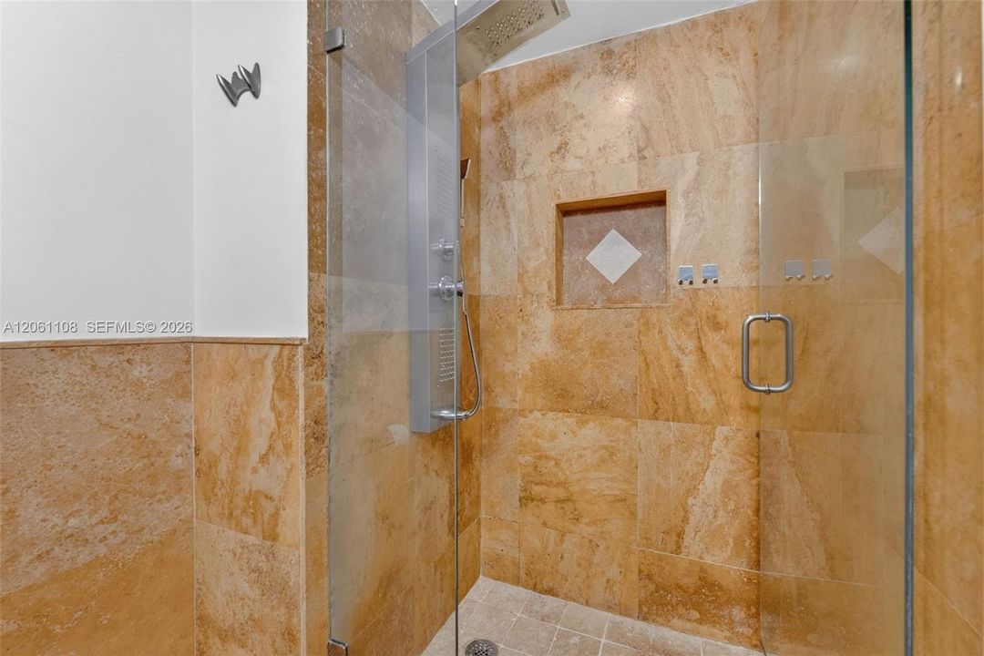 В аренду: $2,500 (2 спален, 2 ванн, 1025 Квадратных фут)