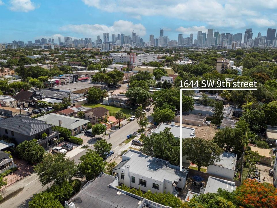 For Sale: $1,395,000 (6 beds, 4 baths, 2078 Square Feet)