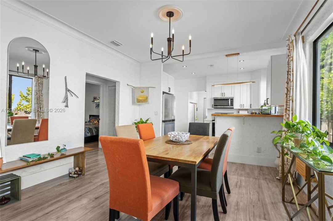 For Sale: $1,395,000 (6 beds, 4 baths, 2078 Square Feet)