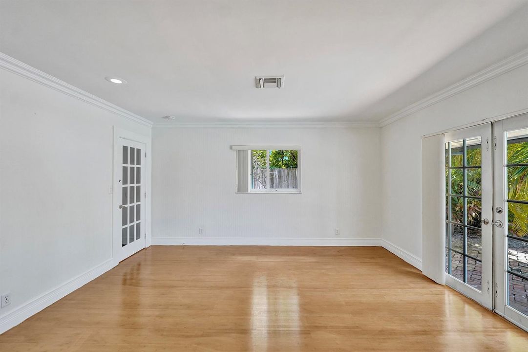 19 Family Room