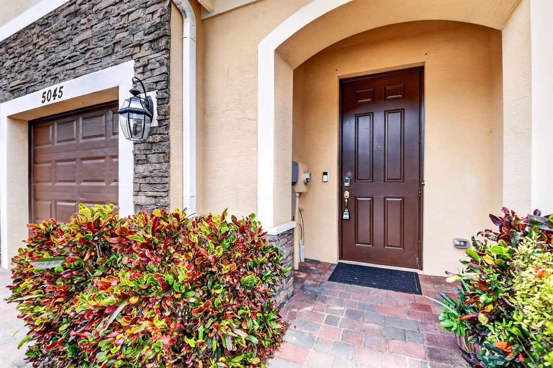 Pretty Entrance