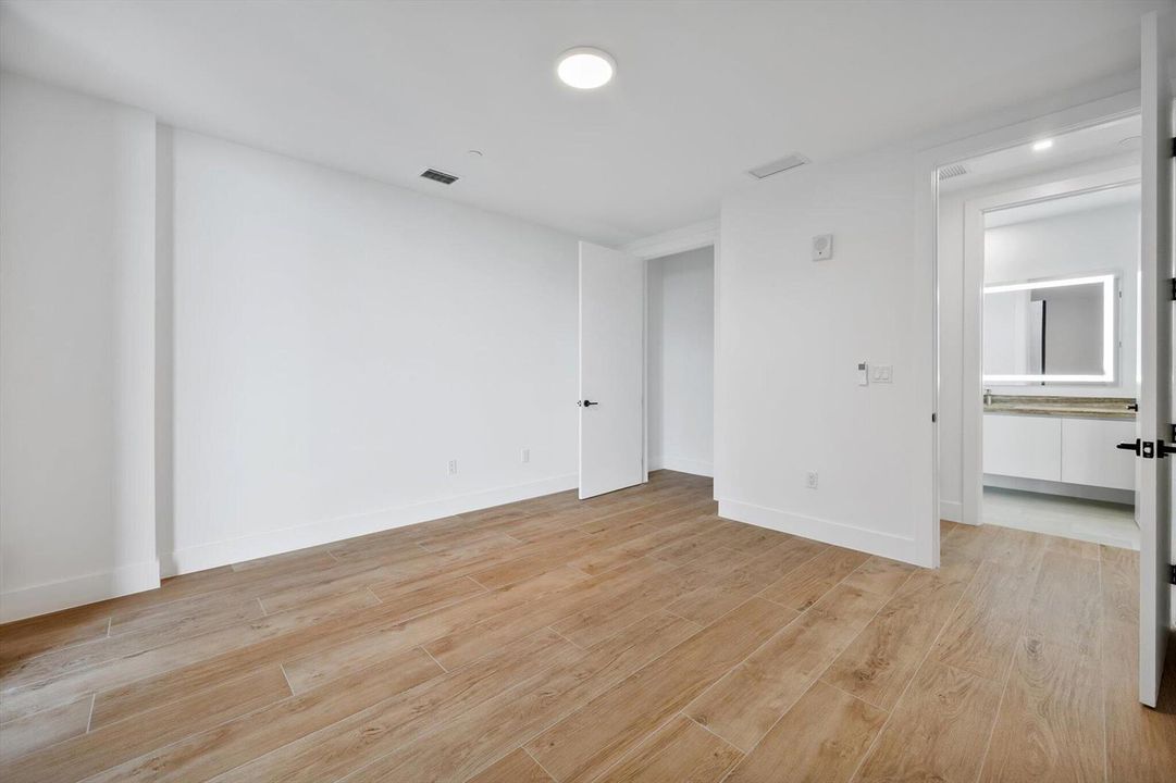 20-3034 Oak Ave #503_020