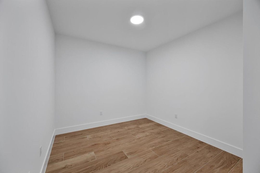 05-3034 Oak Ave #503_005