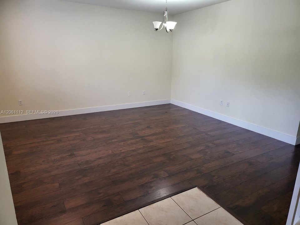 В аренду: $2,945 (3 спален, 2 ванн, 1505 Квадратных фут)