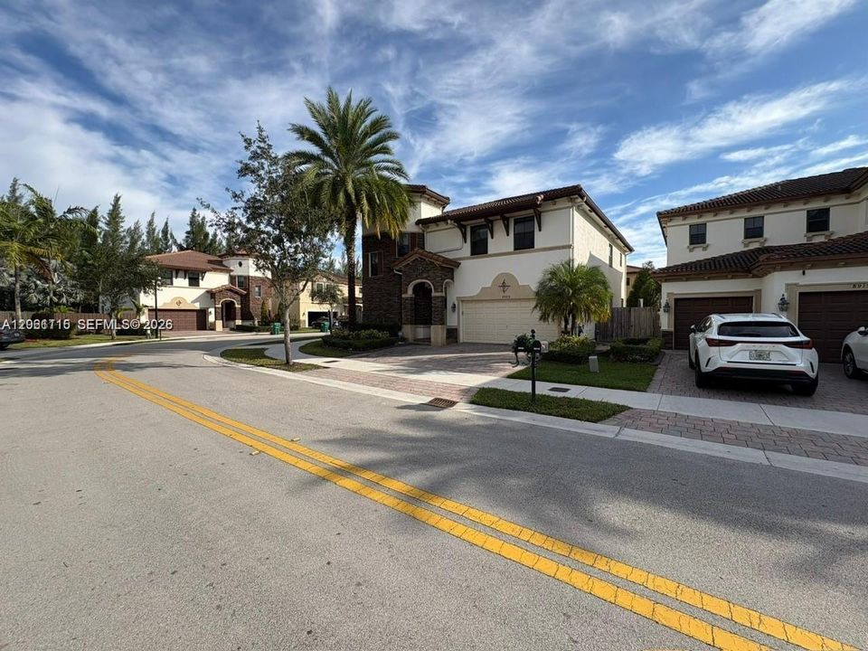 For Sale: $1,390,000 (5 beds, 5 baths, 4159 Square Feet)