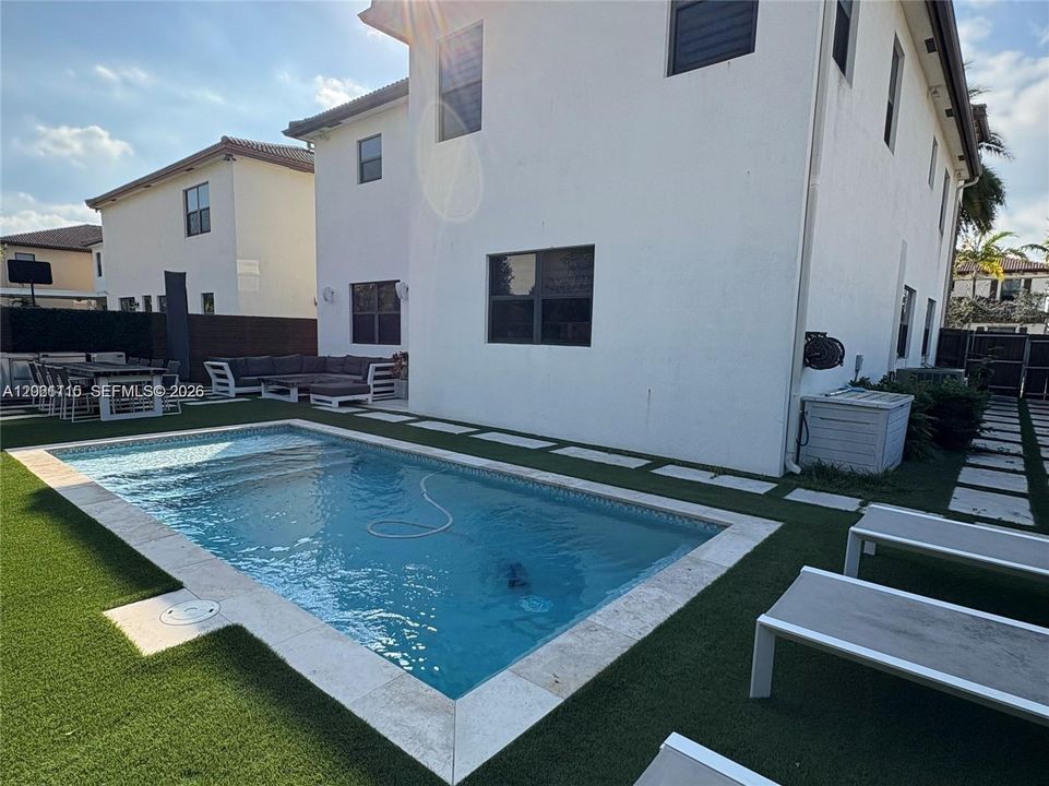 For Sale: $1,390,000 (5 beds, 5 baths, 4159 Square Feet)