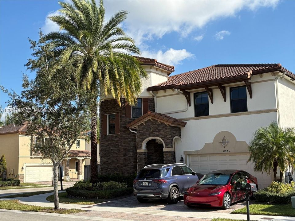 For Sale: $1,390,000 (5 beds, 5 baths, 4159 Square Feet)