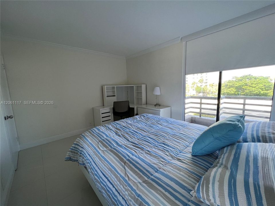 В аренду: $3,500 (3 спален, 2 ванн, 1302 Квадратных фут)