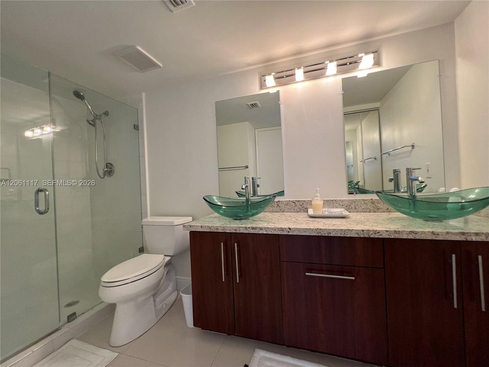 В аренду: $3,500 (3 спален, 2 ванн, 1302 Квадратных фут)