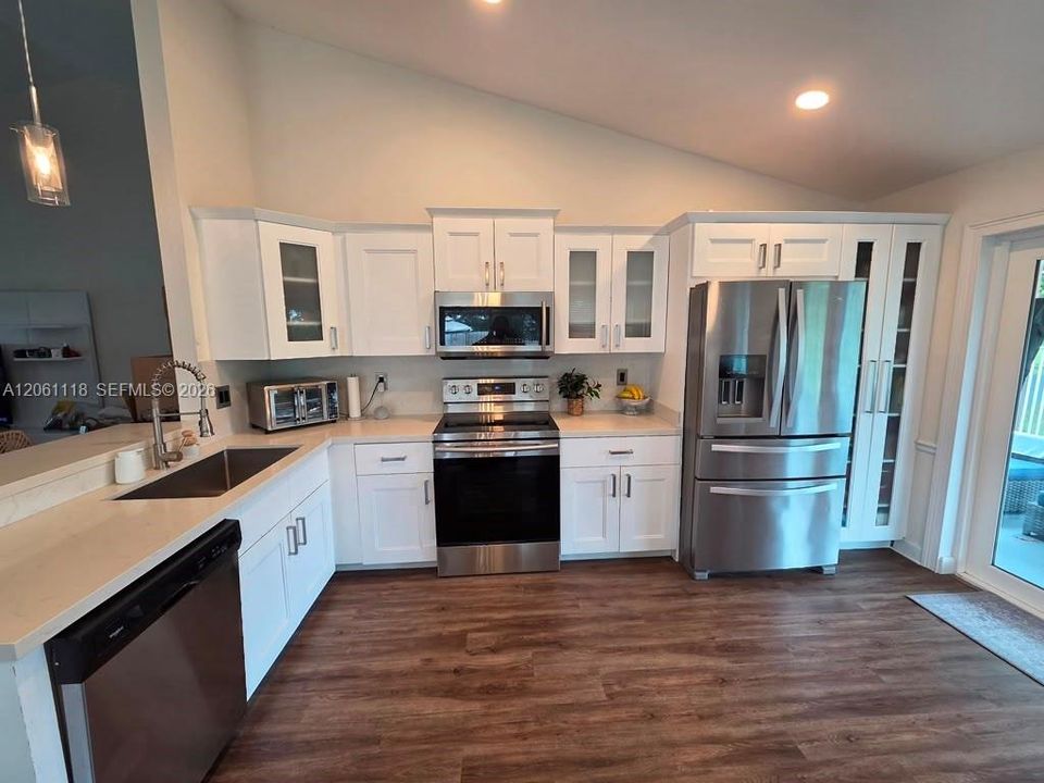 En Renta: $3,950 (3 camas, 2 baños, 1386 Pies cuadrados)