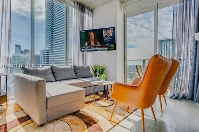 В аренду: $3,299 (2 спален, 2 ванн, 791 Квадратных фут)