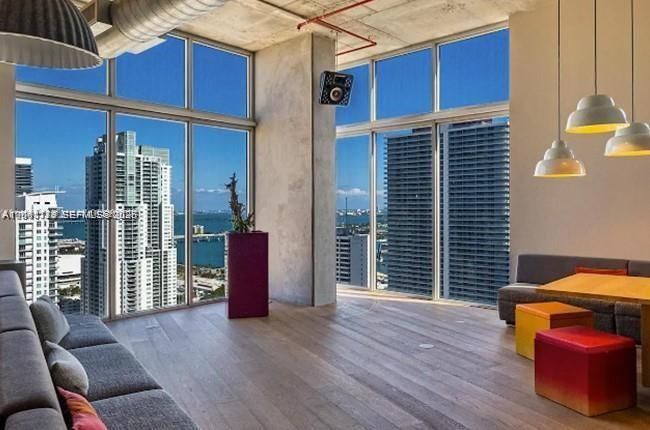 В аренду: $3,299 (2 спален, 2 ванн, 791 Квадратных фут)