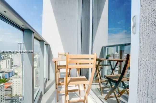 В аренду: $3,299 (2 спален, 2 ванн, 791 Квадратных фут)