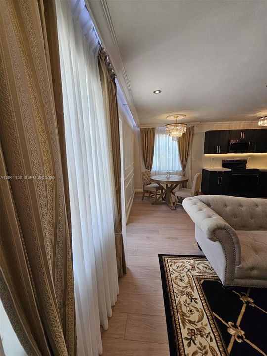 For Rent: $2,200 (1 beds, 1 baths, 748 Square Feet)