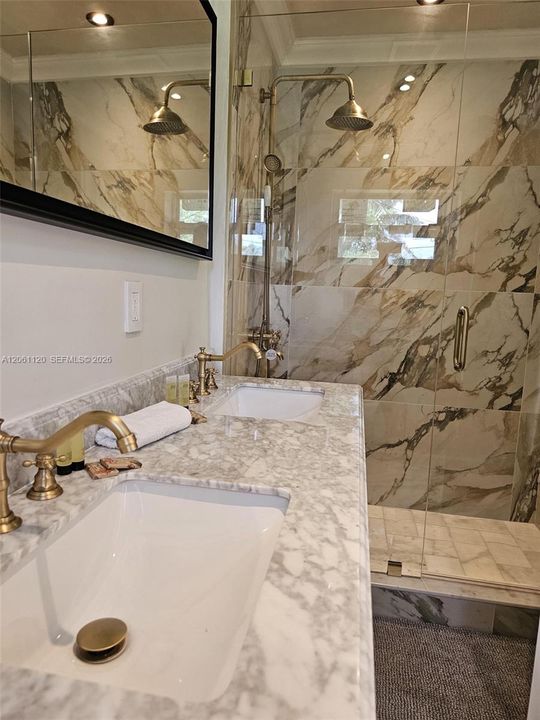 For Rent: $2,200 (1 beds, 1 baths, 748 Square Feet)