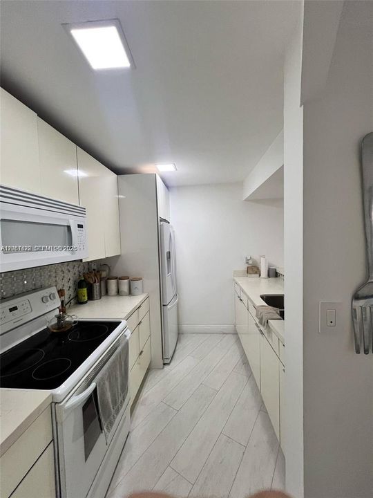 В аренду: $2,350 (2 спален, 2 ванн, 960 Квадратных фут)