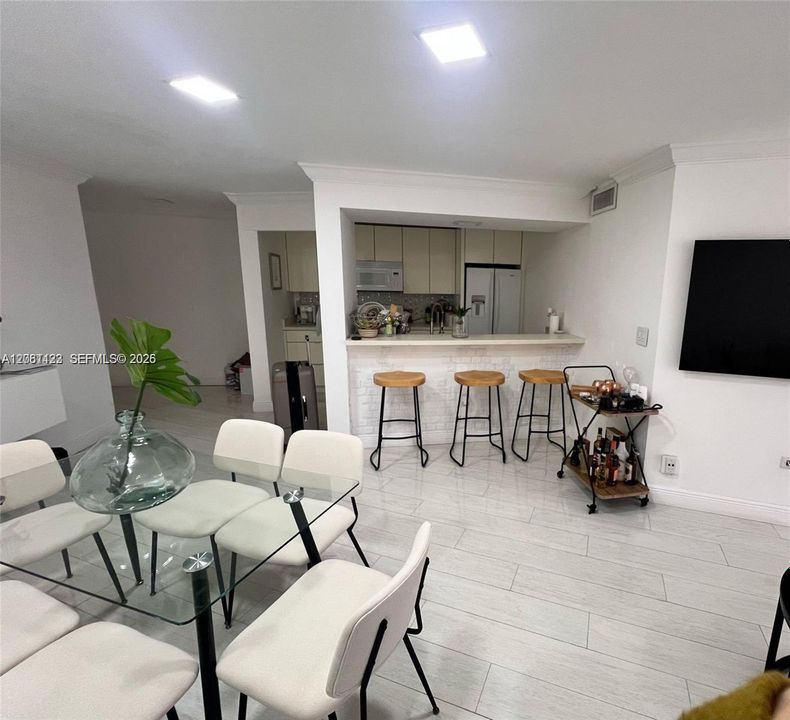 В аренду: $2,350 (2 спален, 2 ванн, 960 Квадратных фут)
