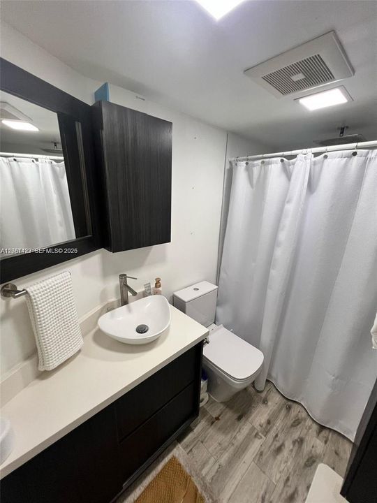 В аренду: $2,350 (2 спален, 2 ванн, 960 Квадратных фут)