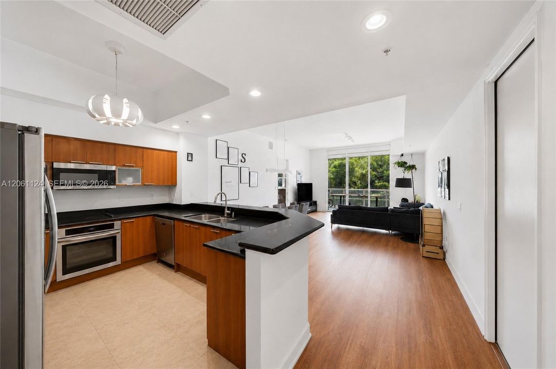 На продажу: $435,000 (2 спален, 2 ванн, 1603 Квадратных фут)
