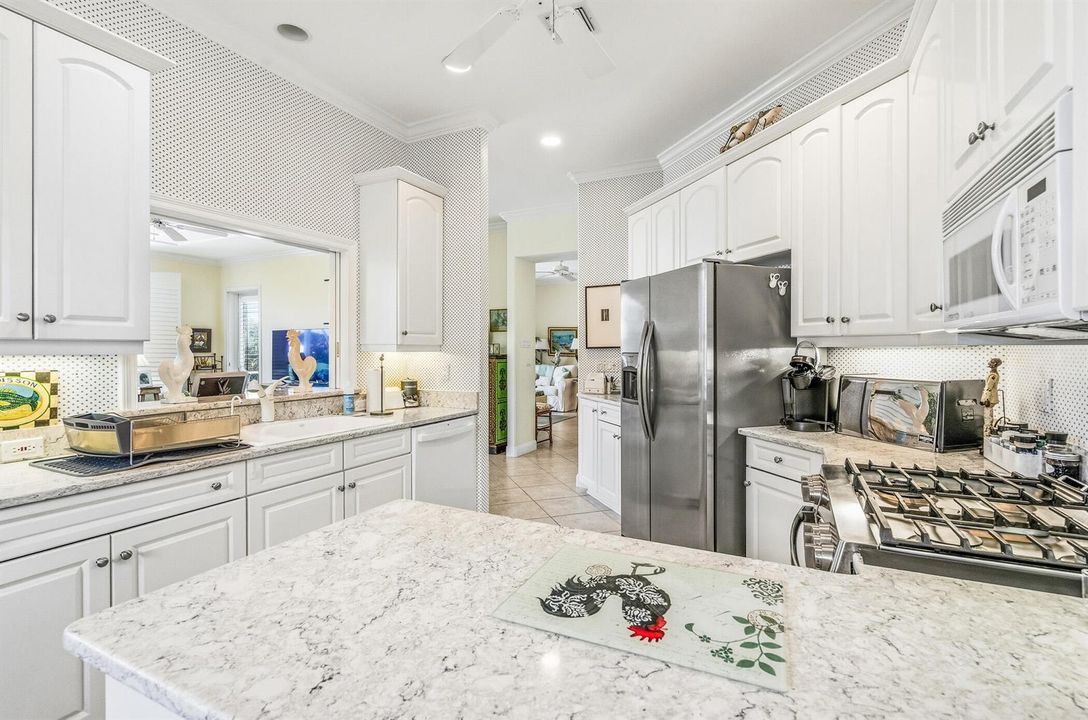 4685 St James Avenue-46