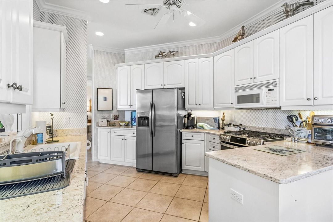4685 St James Avenue-37