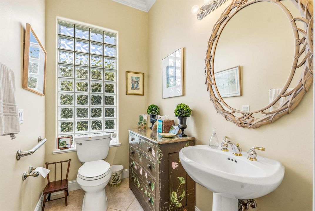4685 St James Avenue-211